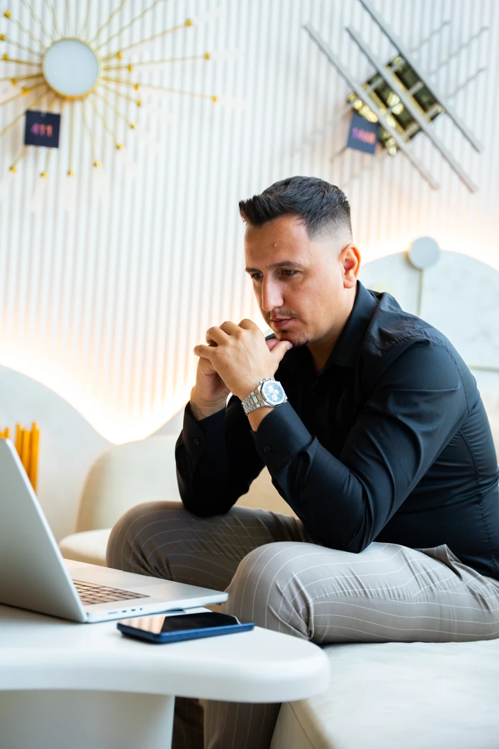 Business portrait with a laptop